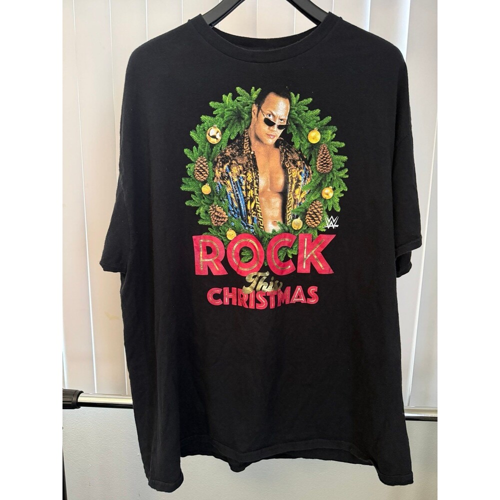 Men’s  WWE The Rock “Rock This Christmas”Graphic T-Shirt Size 2XL